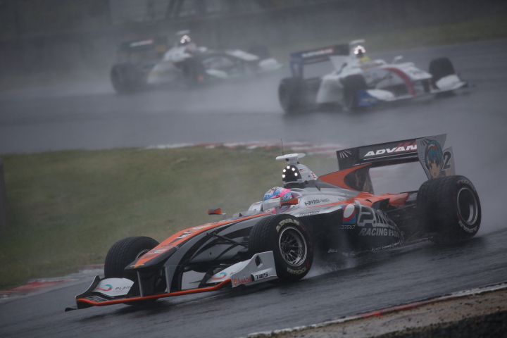 決勝レース: 国本雄資（P.MU/CERUMO・INGING SF14）