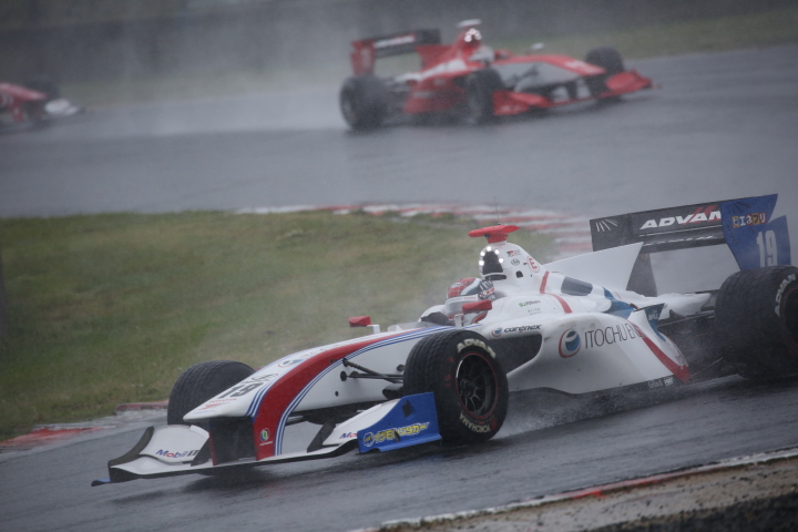 決勝レース: ジョアオ・パオロ・デ・オリベイラ（ITOCHU ENEX TEAM IMPUL SF14）