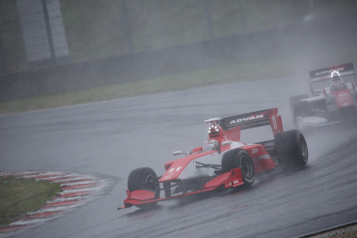 決勝レース: 伊沢拓也（REAL SF14）