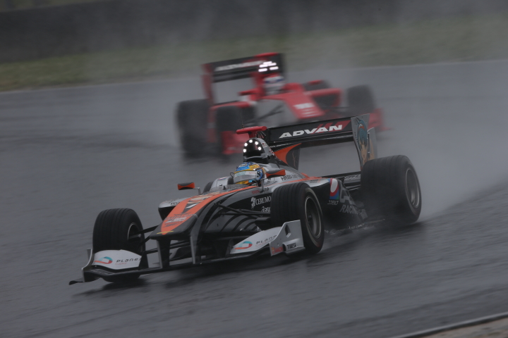 決勝レース: 石浦宏明（P.MU/CERUMO・INGING SF14）