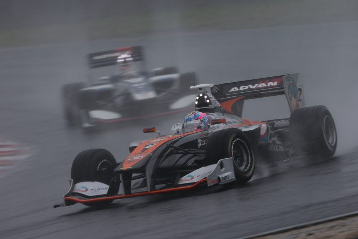 決勝レース: 国本雄資（P.MU/CERUMO・INGING SF14）