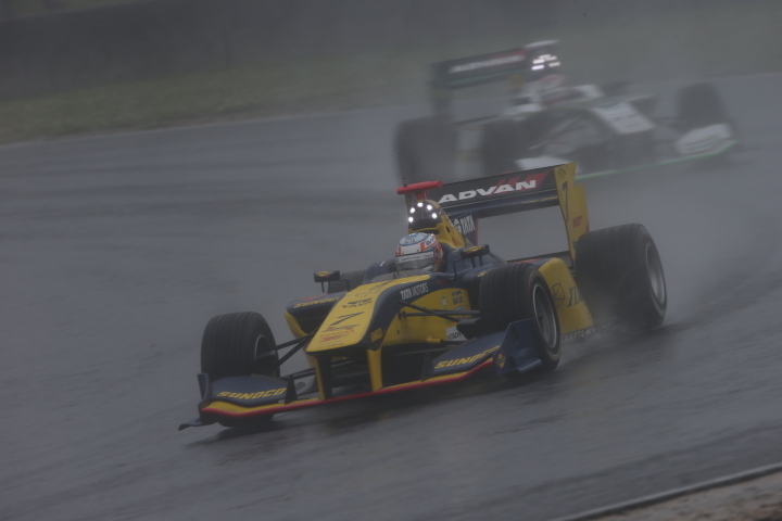 決勝レース: ナレイン・カーティケヤン（SUNOCO TEAM LEMANS SF14）