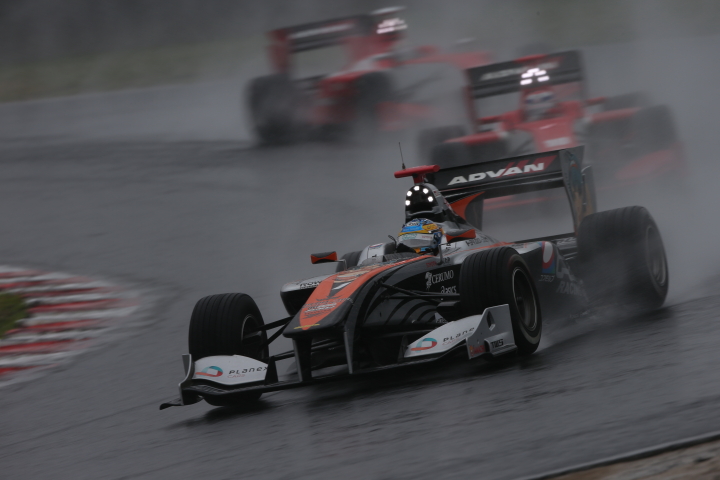 決勝レース: 石浦宏明（P.MU/CERUMO・INGING SF14）