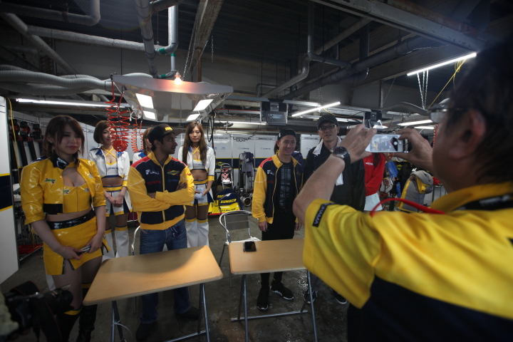 ピットウォーク: チームルマン