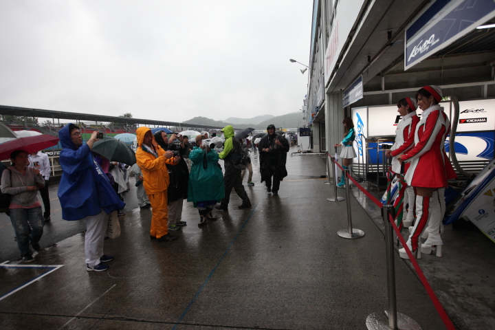 ピットウォーク: コンドーレーシング