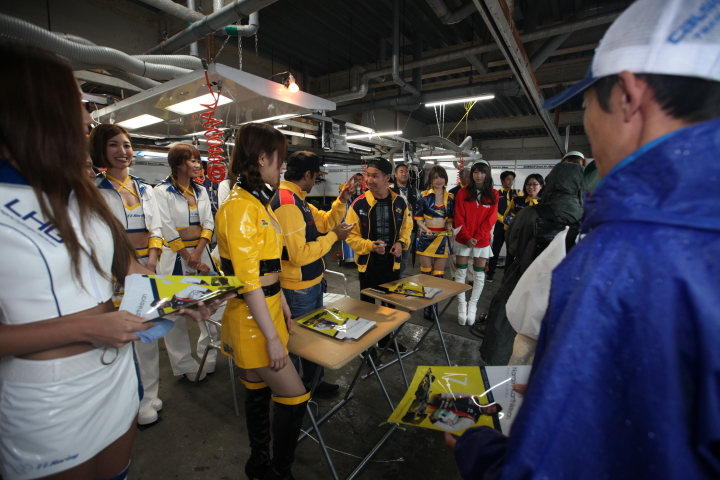 ピットウォーク: チームルマン