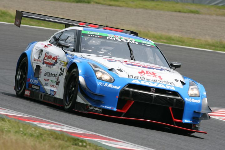 ST-Xクラスポールポジションは内田優大／藤井誠暢／平峰一貴組（スリーボンド日産自動車大学校GT-R）
