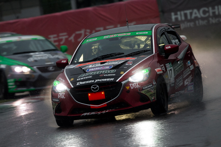 ST-5クラス優勝は谷川達也／井尻薫／野上達也組（DXLアラゴスタ・NOPROデミオSKY-D）