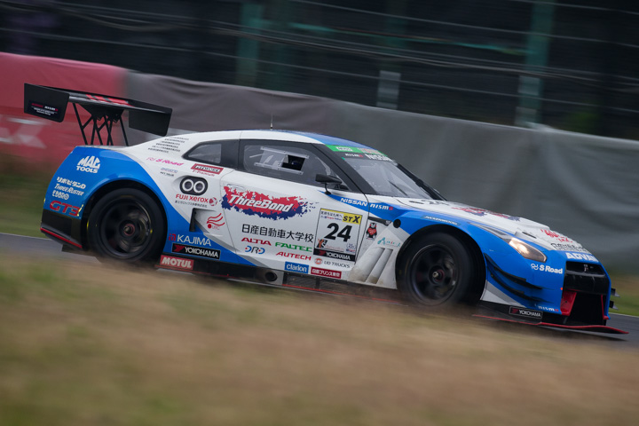 ST-Xクラス決勝3位は内田優大／藤井誠暢／平峰一貴組（スリーボンド日産自動車大学校GT-R）