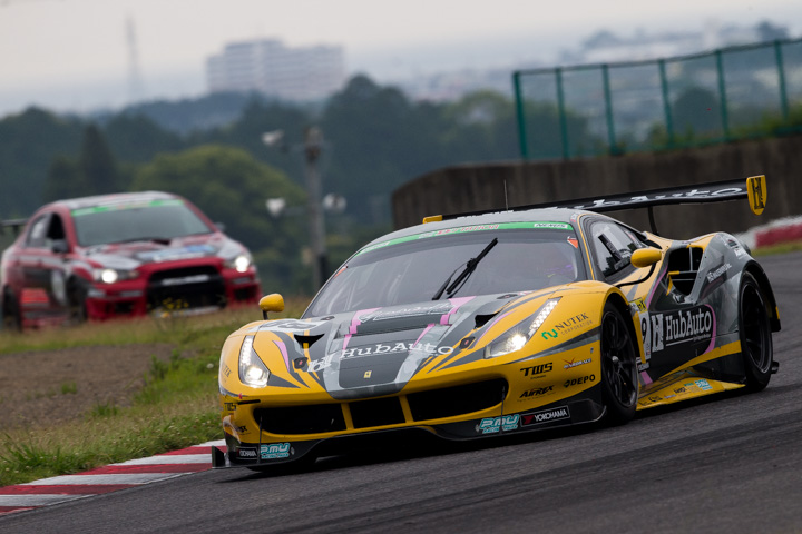 ST-Xクラス3位はモーリス・チェン／吉本大樹／坂本祐也組（HubAuto Ferrari 488GT3）