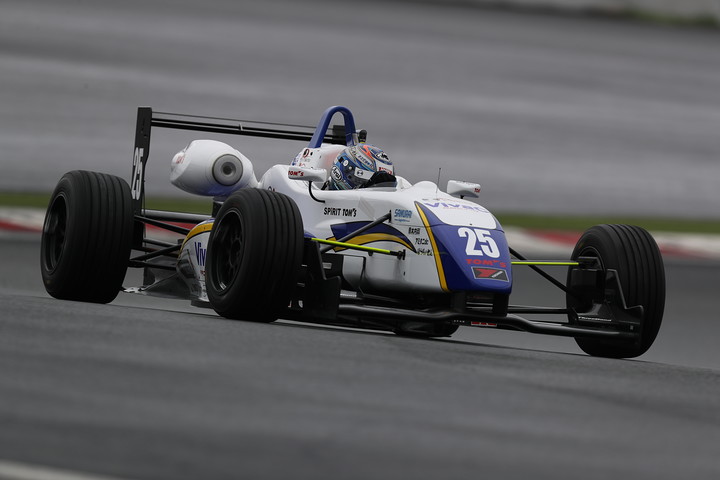 Nクラスポールポジションは松井孝允（サムライサポーターズF306）