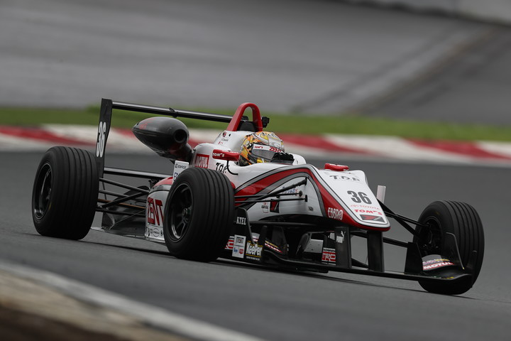 予選3位は山下健太（ZENT TOM'S F312）