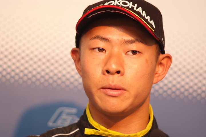 決勝記者会見: Nクラス2位の片山義章（Petit Lemans Racing）