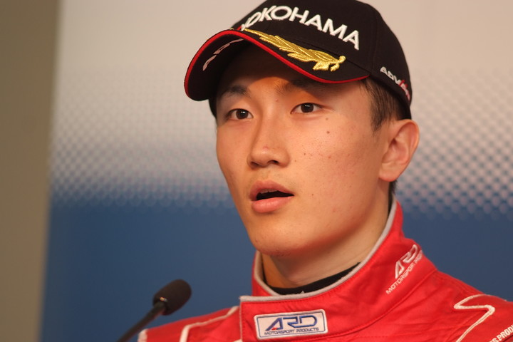 決勝記者会見: 3位の牧野任祐（TODA RACING）