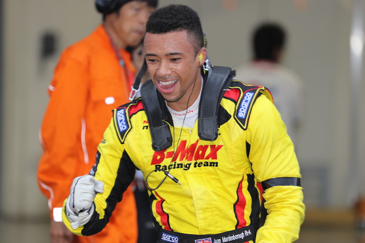 優勝してパルクフェルメに戻ってきたヤン・マーデンボロー（B-Max Racing team with NDDP）