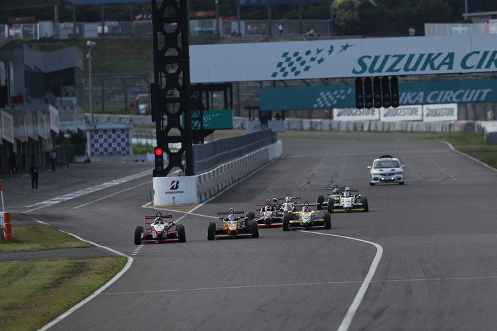 23周の決勝レーススタートした