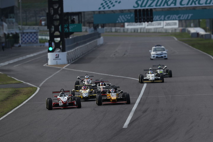 23周の決勝レーススタートした