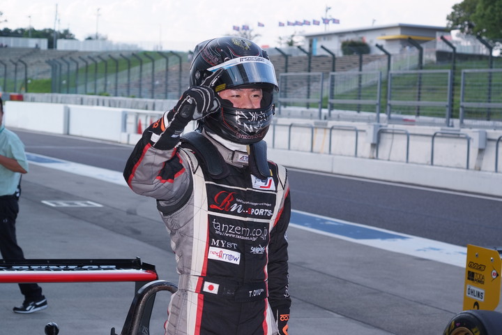 優勝してパルクフェルメに戻ってきた大湯都史樹