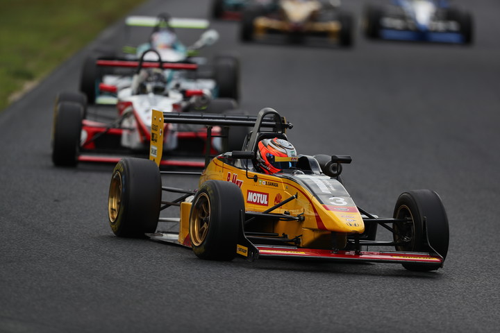 澤田真治が大湯都史樹を捕らえ2位に上がる