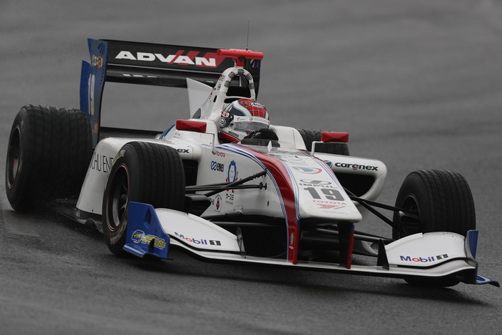 フリー走行1回目: 3位はジョアオ・パオロ・デ・オリベイラ（ITOCHU ENEX TEAM IMPUL SF14）