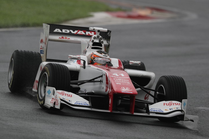 フリー走行1回目: 2位はストフェル・バンドーン（DOCOMO DANDELION M41S SF14）