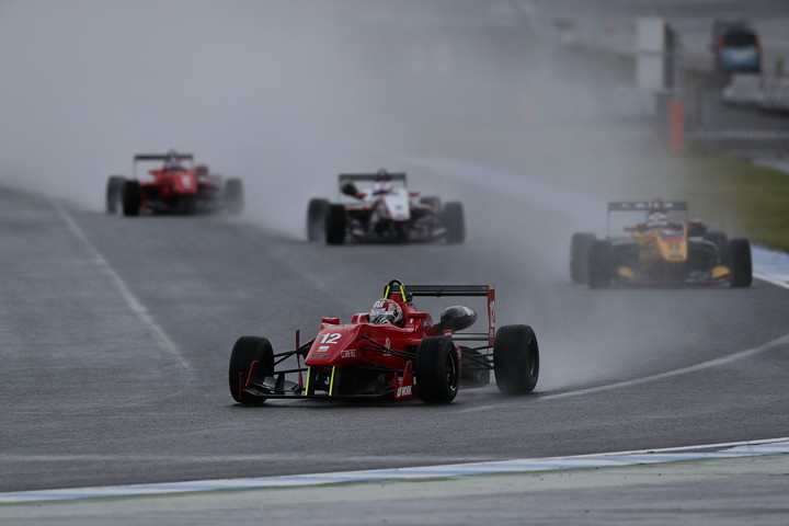 牧野任祐とヤン・マーデンボローのトップ争い