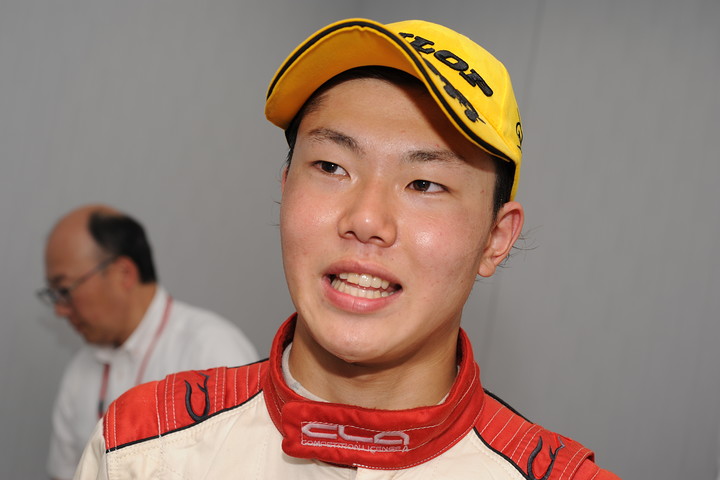 トップでゴールしたもののペナルティーで16位となった小高一斗（トムススピリット）