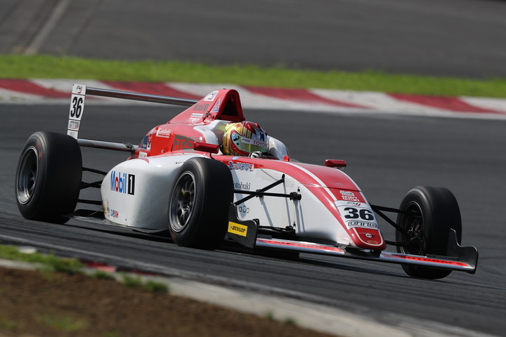 公式予選: 第5戦ポールポジション、第9戦2位の宮田莉朋（FTRSスカラシップF4）