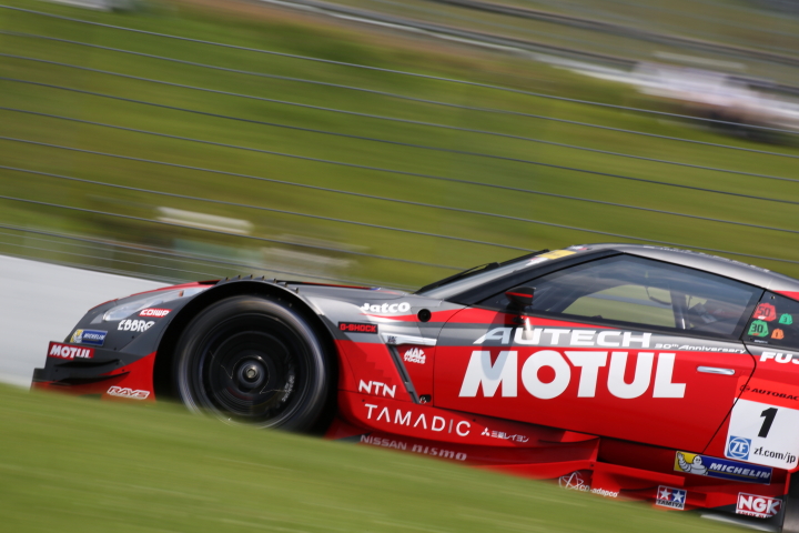 公式練習: 松田次生／ロニー・クインタレッリ組（MOTUL AUTECH GT-R）