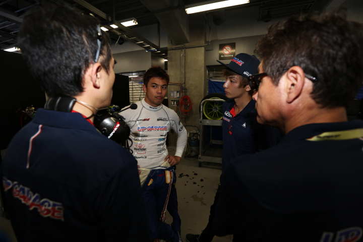 フリー走行: 中山友貴と山田真之亮（TEAM UPGARAGE with BANDOH）