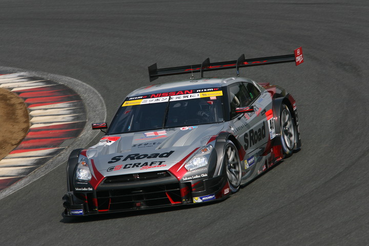 公式練習: GT500クラストップタイムは本山哲／千代勝正組（S Road CRAFTSPORTS GT-R）