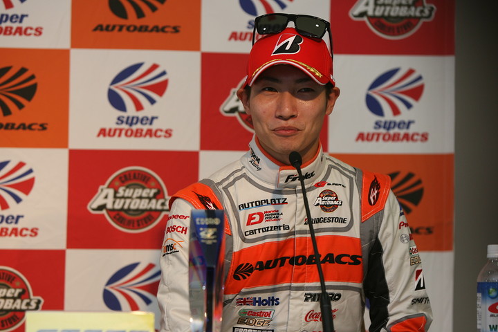 予選記者会見: GT300クラスポールポジションの小林崇志（AUTOBACS RACING TEAM AGURI）