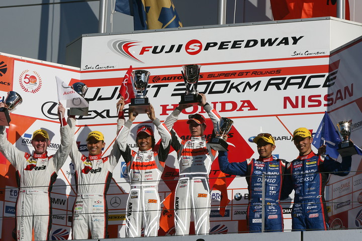 GT300クラスの表彰式