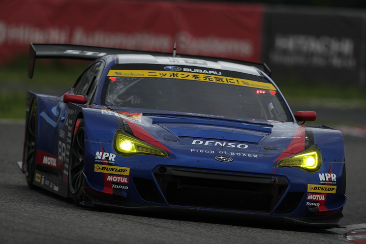 GT300クラス優勝は井口卓人／山内英輝組（SUBARU BRZ R&D SPORT）
