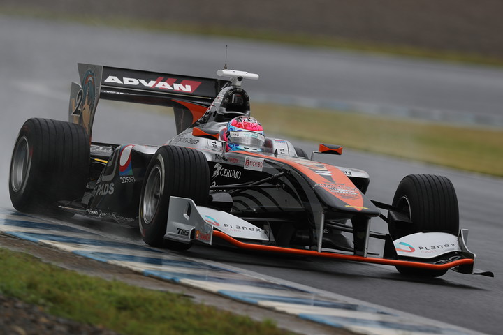 フリー走行1回目: 2位は国本雄資（P.MU/CERUMO・INGING SF14）