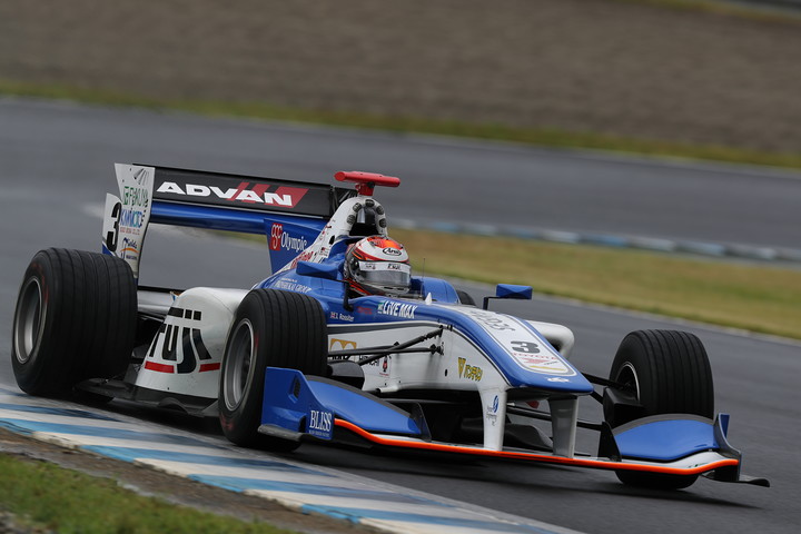 フリー走行1回目: トップタイムはジェームス・ロシター（フジ・コーポレーションKONDO SF14）