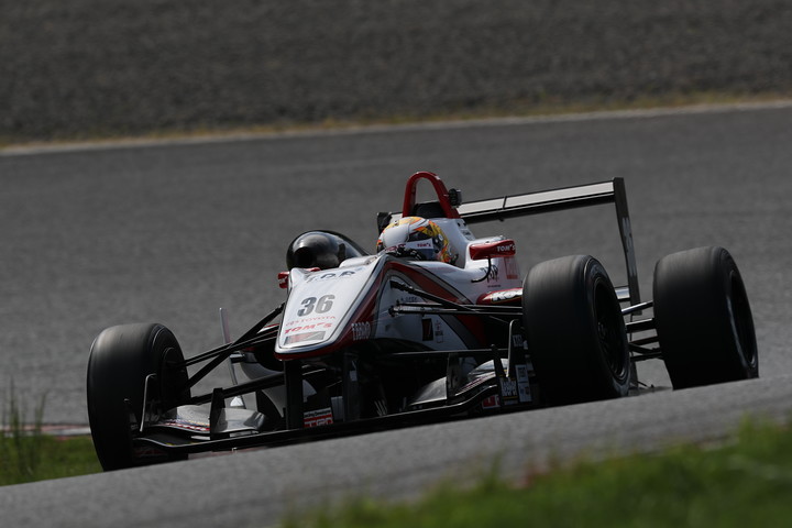 ポールポジションは山下健太（ZENT TOM'S F312）