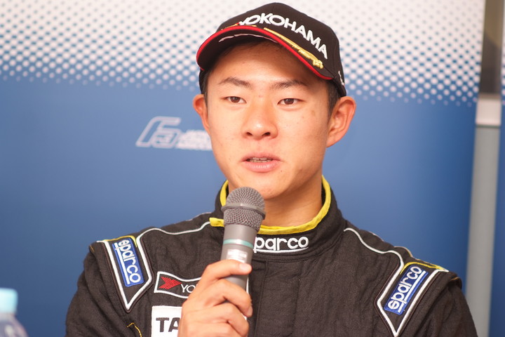 決勝記者会見: Nクラス優勝の片山義章（Petit Lemans Racing）