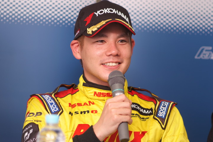決勝記者会見: 優勝した高星明誠（B-Max Racing team with NDDP）