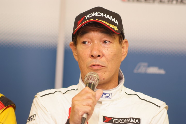 決勝記者会見: Nクラス3位の植田正幸（B-Max RACING TEAM）