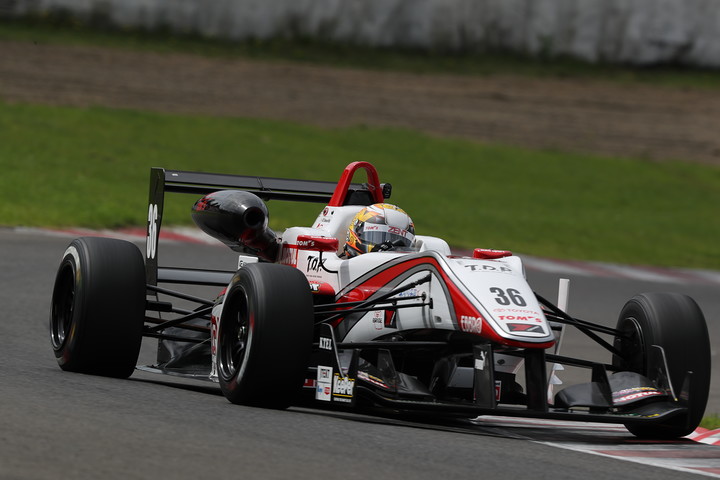 ポールポジションは山下健太（ZENT TOM'S F312）