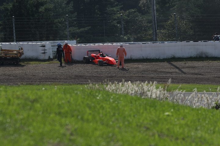 クラッシュした片山義章（Petit LM Racing）