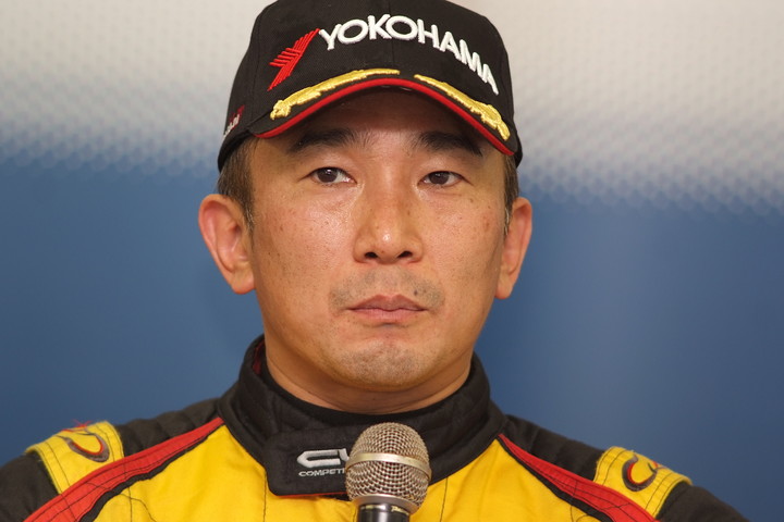 決勝記者会見: Nクラス優勝のDRAGON（B-Max Racing team）