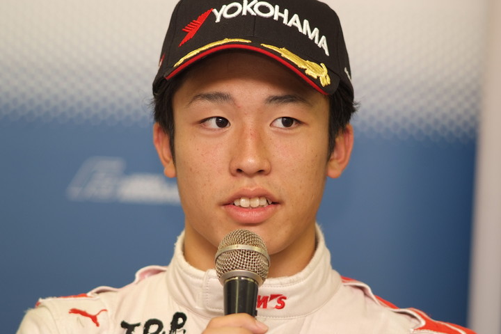 決勝記者会見: 3位の坪井翔（TEAM TOM'S）