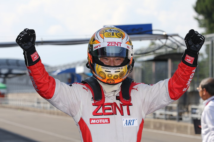 優勝しチャンピオンを決めた山下健太（TEAM TOM'S）