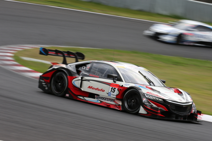 公式練習: 武藤英紀／オリバー・ターベイ組（ドラゴモデューロNSX CONCEPT-GT）