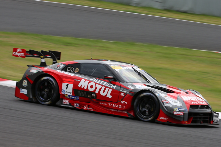 公式練習: 松田次生／ロニー・クインタレッリ組（MOTUL AUTECH GT-R）