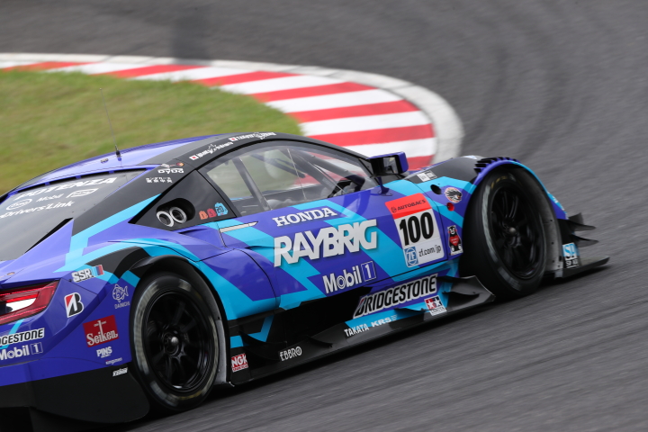 公式練習: 山本尚貴／伊沢拓也組（RAYBRIG NSX CONCEPT-GT）