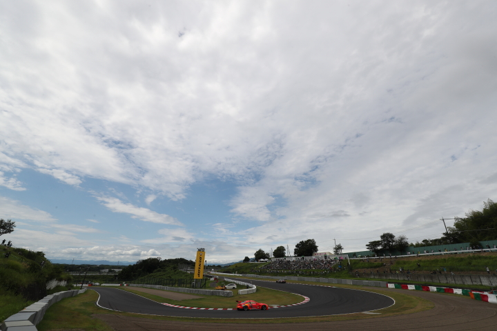 公式練習: 高木真一／小林崇志組（ARTA BMW M6 GT3）