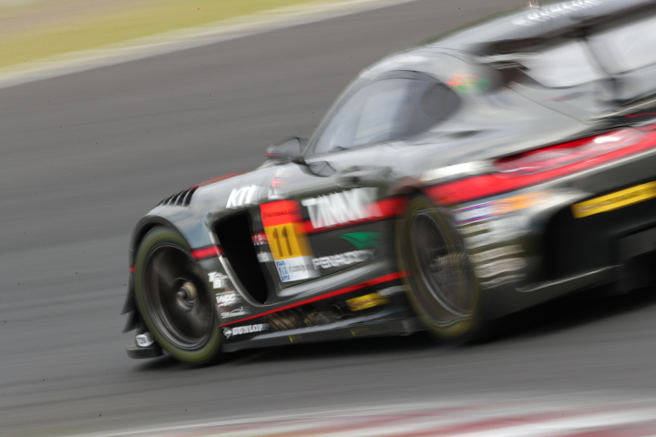 公式練習: 平中克幸／ビヨン・ビルドハイム組（GAINER TANAX AMG GT3）